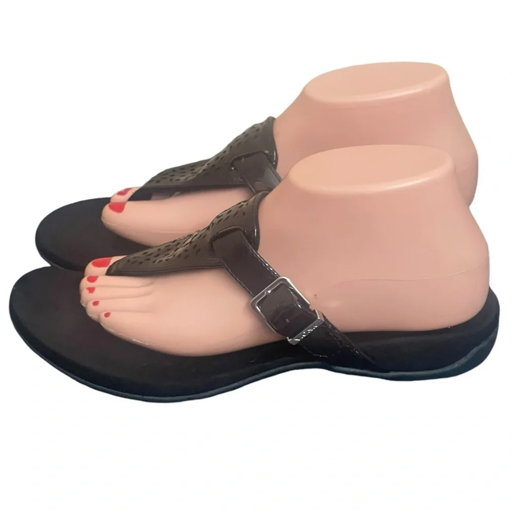 Vionic Tropez Women's Patent Leather Thong black sandals‎ size 8